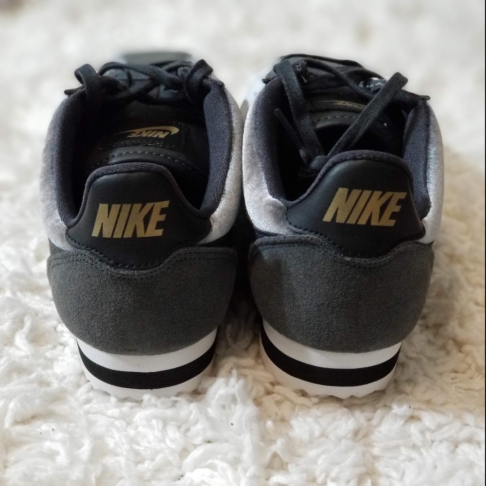 Nike Classic Cortez SE - Picture 5 of 6